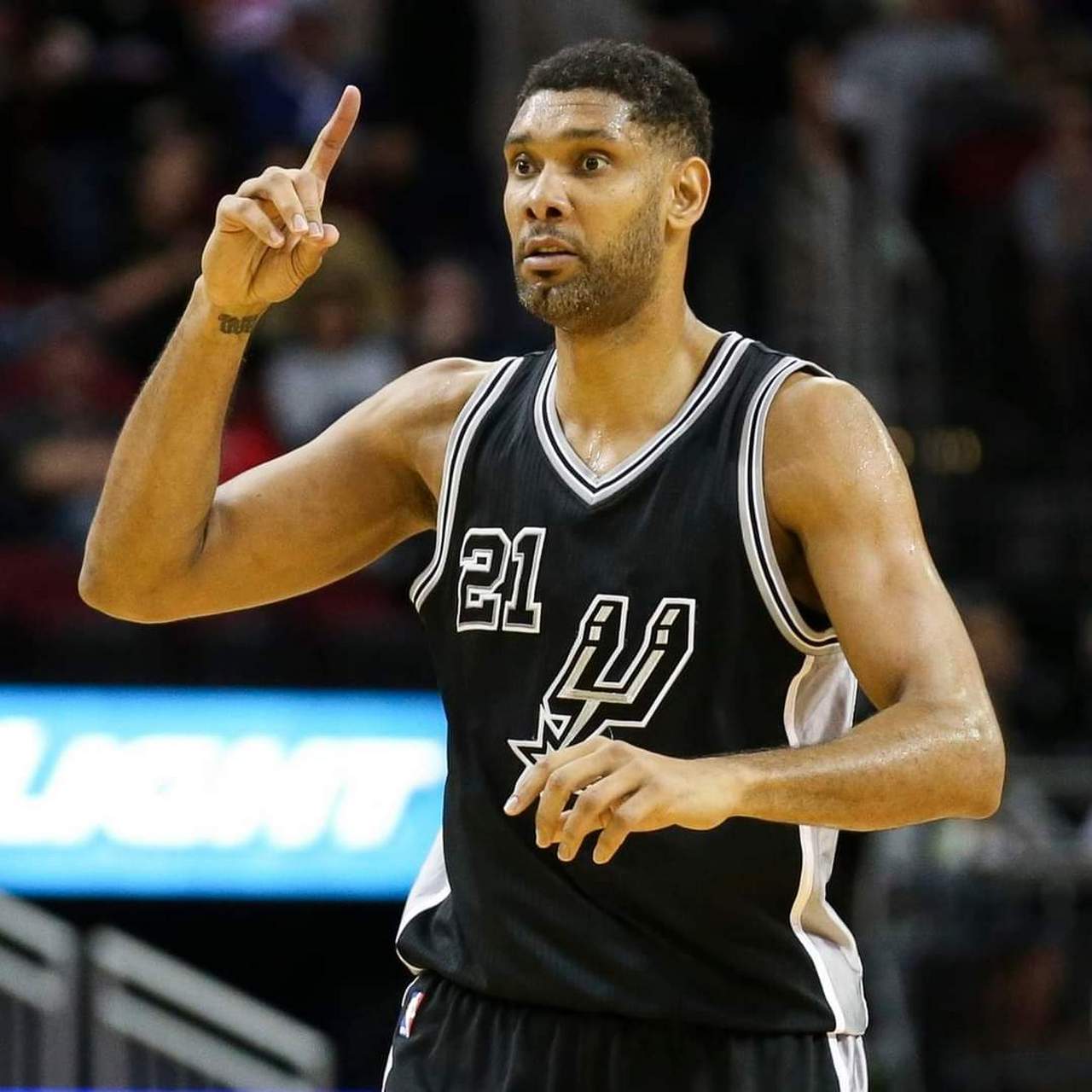 余在同一舞 余在同一舞