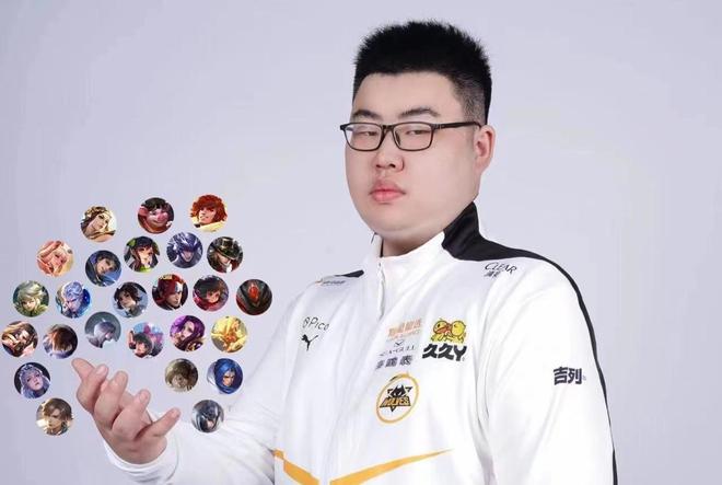 双方在中场 双方在中场